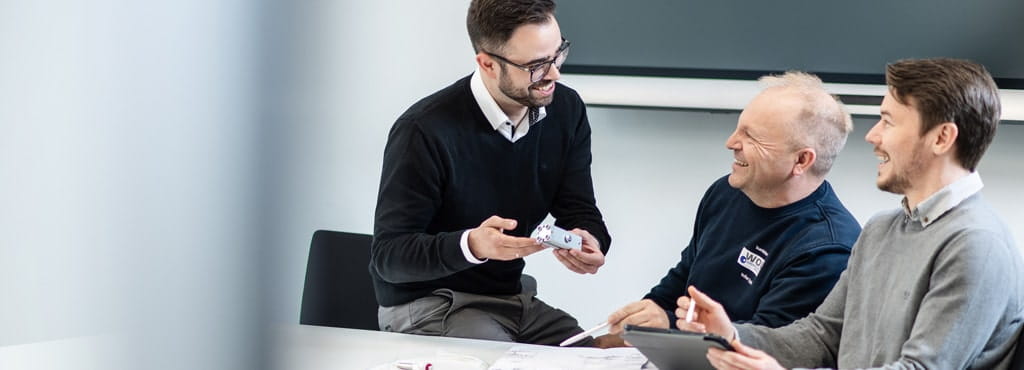 Keine „leblosen“ 2D-Grafiken mehr: Heute präsentieren die Vertriebsleute bei Woll die Maschinen virtuell in Aktion.